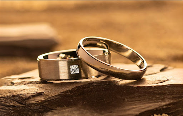 Understanding the Differences Between Men’s Wedding Bands and Fashion Rings