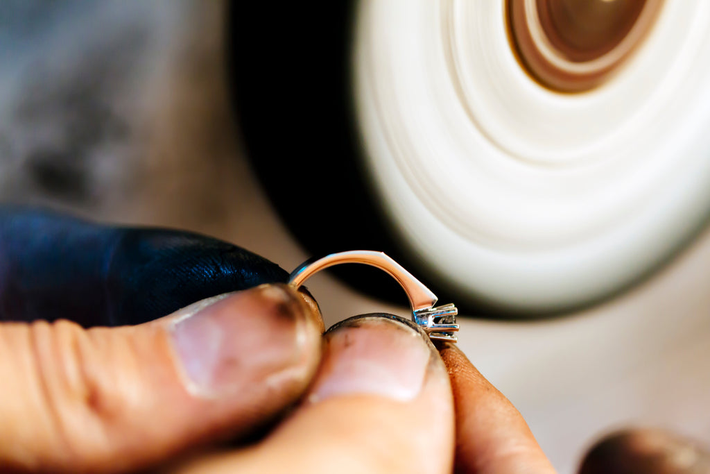 How to Clean and Care for Your Men’s Wedding Band Based on Its Material